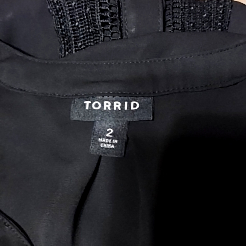 TORRID WOMEN BLOUSES, 2 X - Picture 5 of 7